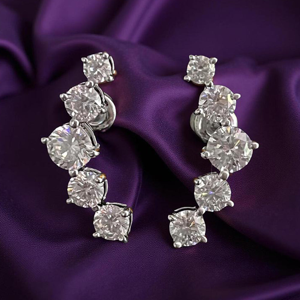 Mon Tresor White Graded Round Lobe Earring