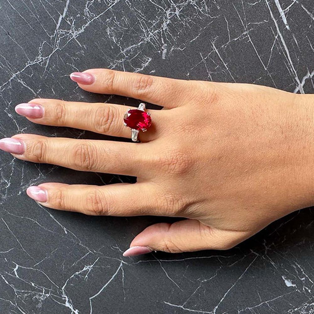 Mon Tresor Oval Red With Baguette Dia