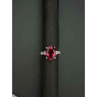 Mon Tresor Oval Red With Baguette Dia