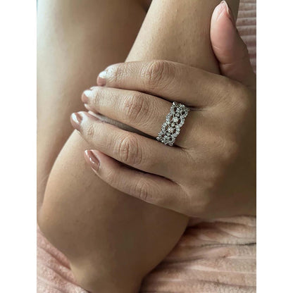 Mon Tresor White Lace Eternity Band