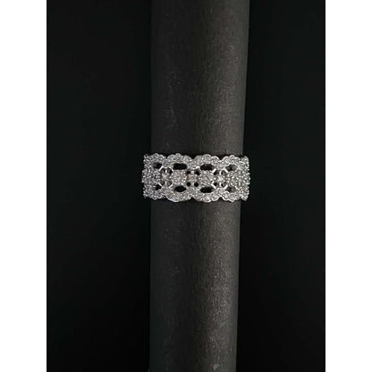 Mon Tresor White Lace Eternity Band