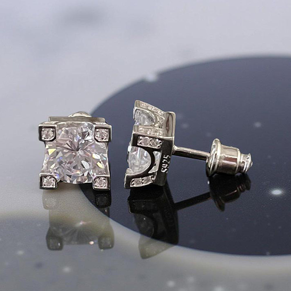Mon Tresor White 2 Carat Round Solitaire With 4 Corner Diamonds