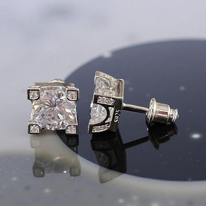 Mon Tresor White 2 Carat Round Solitaire With 4 Corner Diamonds