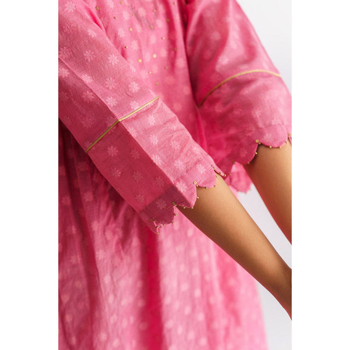 Mushio Women's Madhurima Chanderi Floral Pink Kurta With Slip (Set of 2)