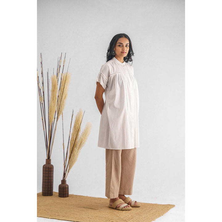 Mushio Women's Abhilasha Cotton Solid White Kurta And Pant (Set of 2)
