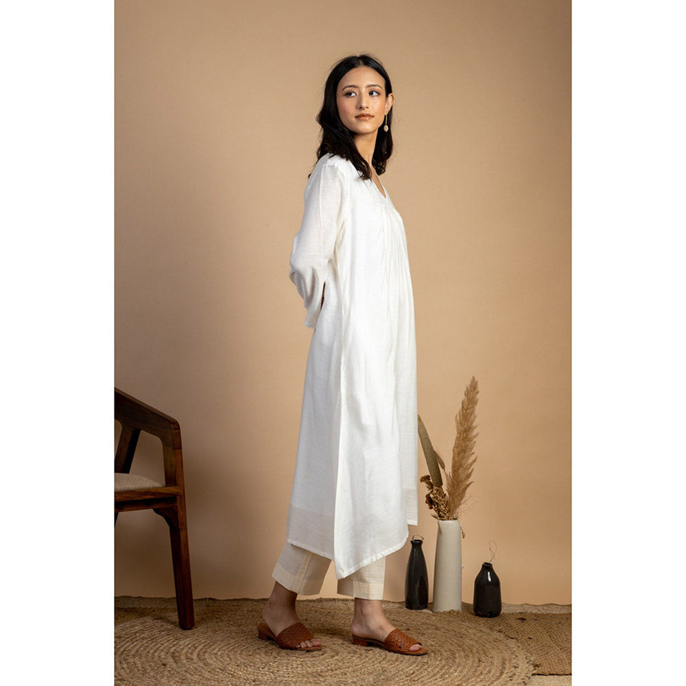 Mushio Women's Bhavya Silk Solid Off White Kurta