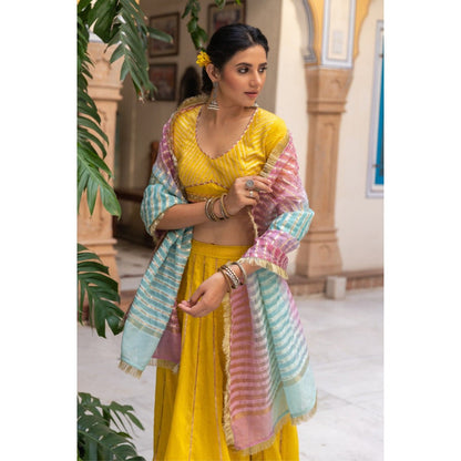 Myaara Kesar Lehenga Set (Set of 3)