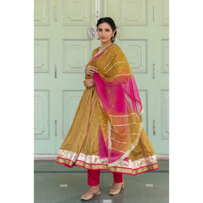 Myaara Gulbahar Anarkali Set (Set of 3)