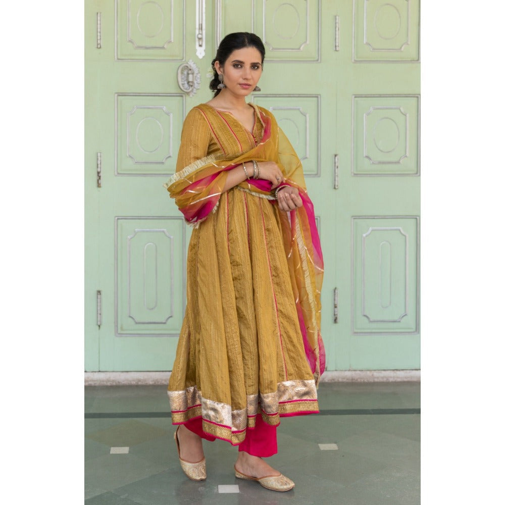 Myaara Gulbahar Anarkali Set (Set of 3)