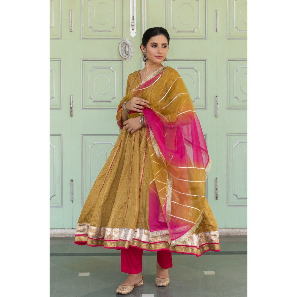 Myaara Gulbahar Anarkali Set (Set of 3)