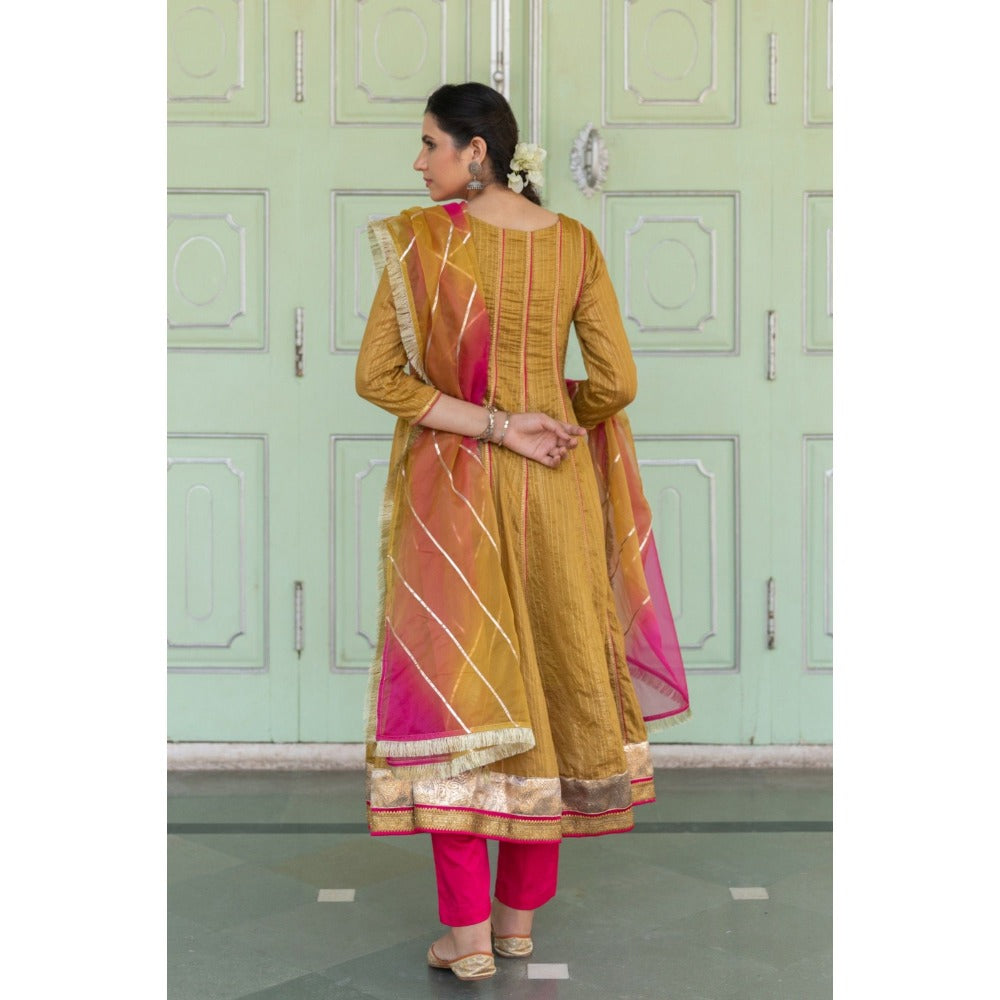 Myaara Gulbahar Anarkali Set (Set of 3)