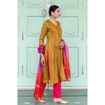 Myaara Mandakini Kurta Set (Set of 3)