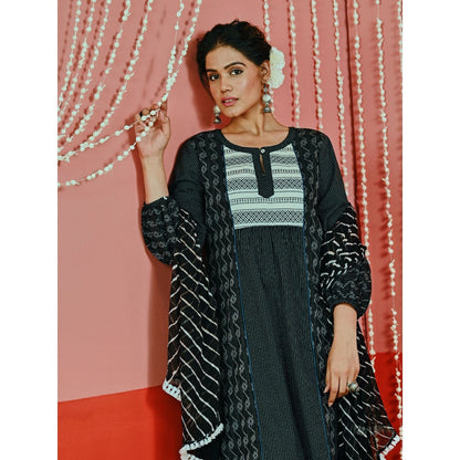 Myaara Black Kantha Cotton Kurta And Pant With Leheriya Chiffon Dupatta (Set of 3)