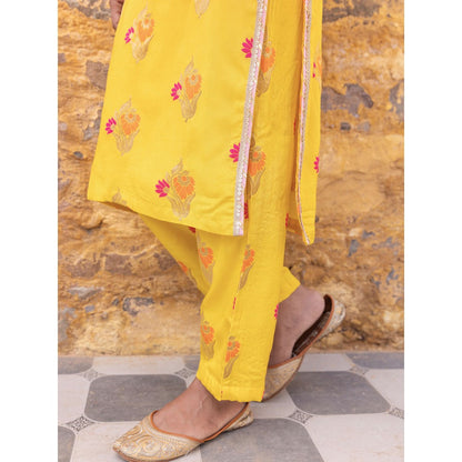 Myaara Yellow Embroidered Ethnic Straight Kurta with Pant and Dupatta (Set of 3)