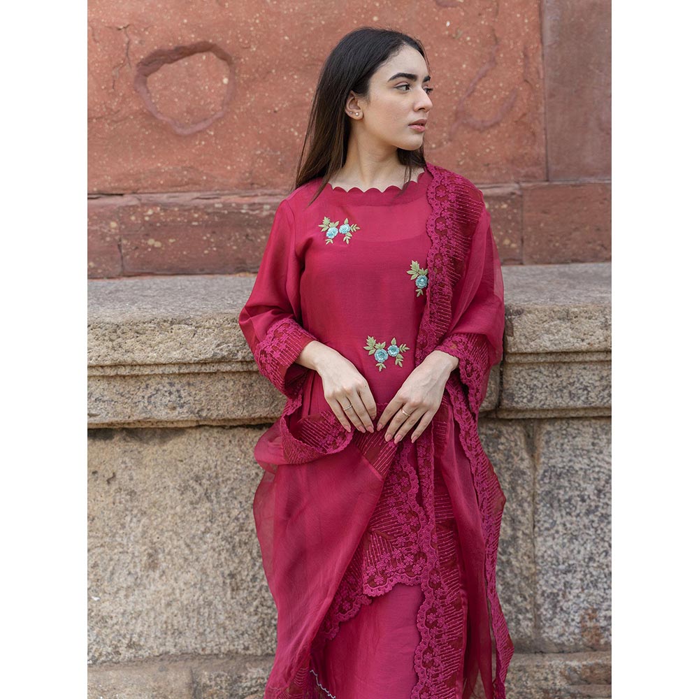 NAAZ BY NOOR Classic Magenta Ensemble Kurta With Pant And Dupatta (Set of 3)