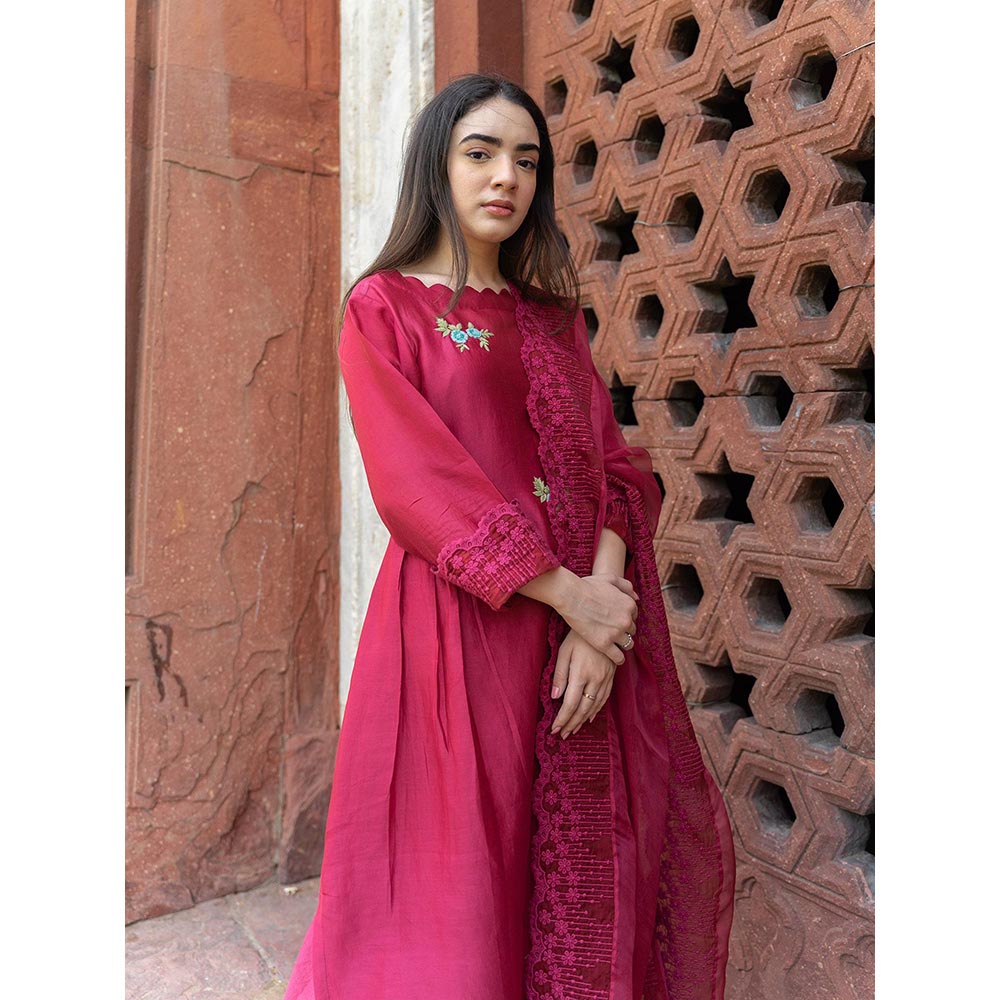 NAAZ BY NOOR Classic Magenta Ensemble Kurta With Pant And Dupatta (Set of 3)