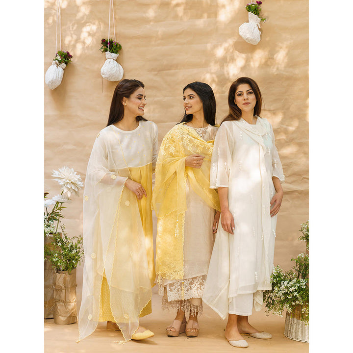 NAAZ BY NOOR Cosmos White Ensemble Kurta With Pant And Dupatta (Set of 3)