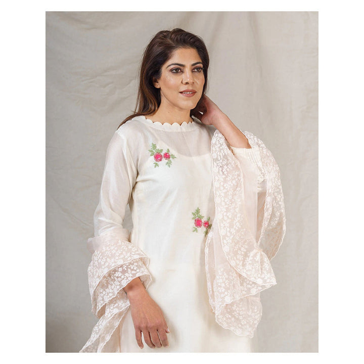 NAAZ BY NOOR Magnolia White Kurta With Pant And Dupatta (Set of 3)