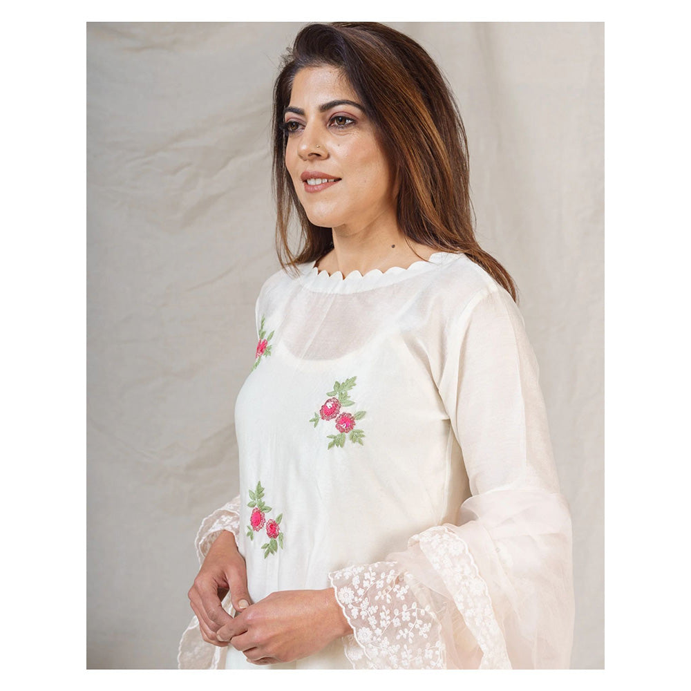 NAAZ BY NOOR Magnolia White Kurta With Pant And Dupatta (Set of 3)