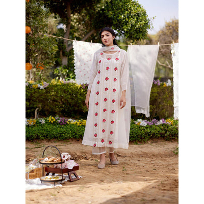 Naaz By Noor White Daisy Kurta with Pant and Dupatta (Set of 3)
