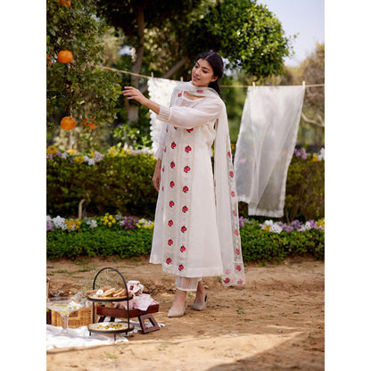 Naaz By Noor White Daisy Kurta with Pant and Dupatta (Set of 3)