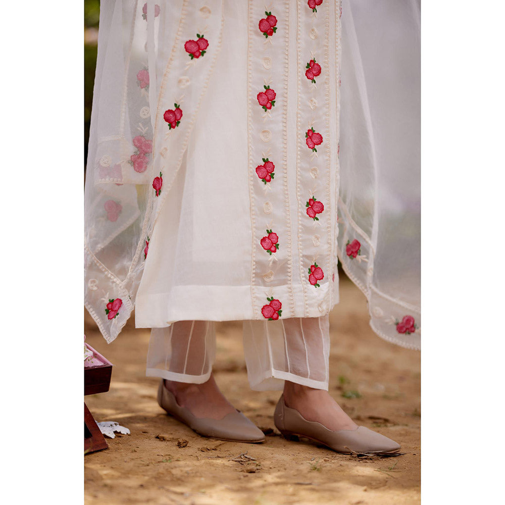 Naaz By Noor White Daisy Kurta with Pant and Dupatta (Set of 3)