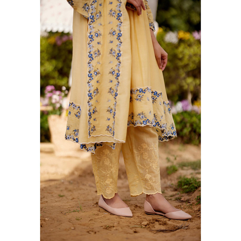 Naaz By Noor Yellow Meringue Kurta with Pant and Dupatta (Set of 3)