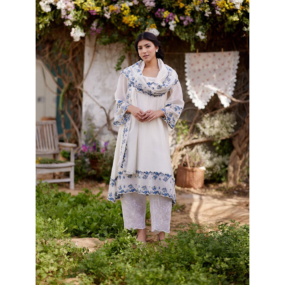 Naaz By Noor White Daisy Kurta with Pant and Dupatta (Set of 3)