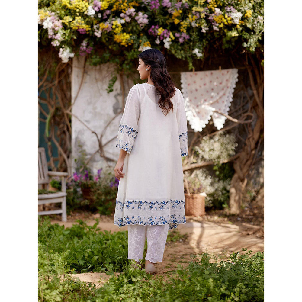 Naaz By Noor White Daisy Kurta with Pant and Dupatta (Set of 3)