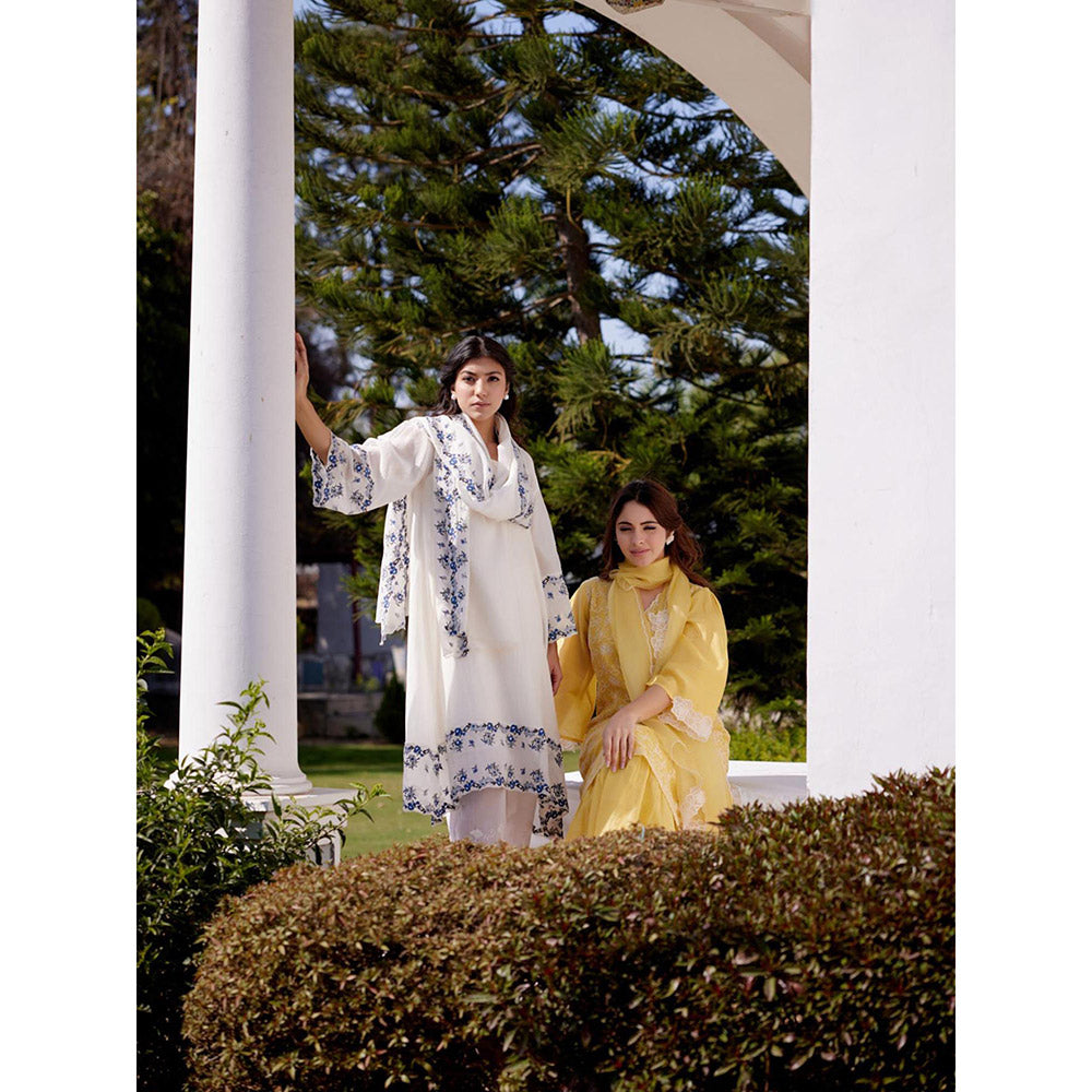 Naaz By Noor White Daisy Kurta with Pant and Dupatta (Set of 3)