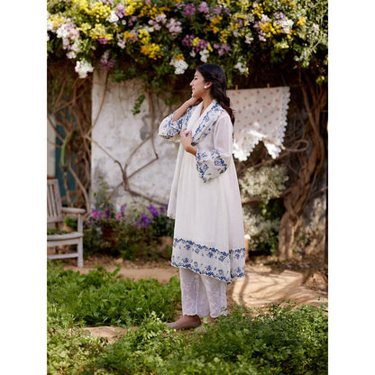 Naaz By Noor White Daisy Kurta with Pant and Dupatta (Set of 3)