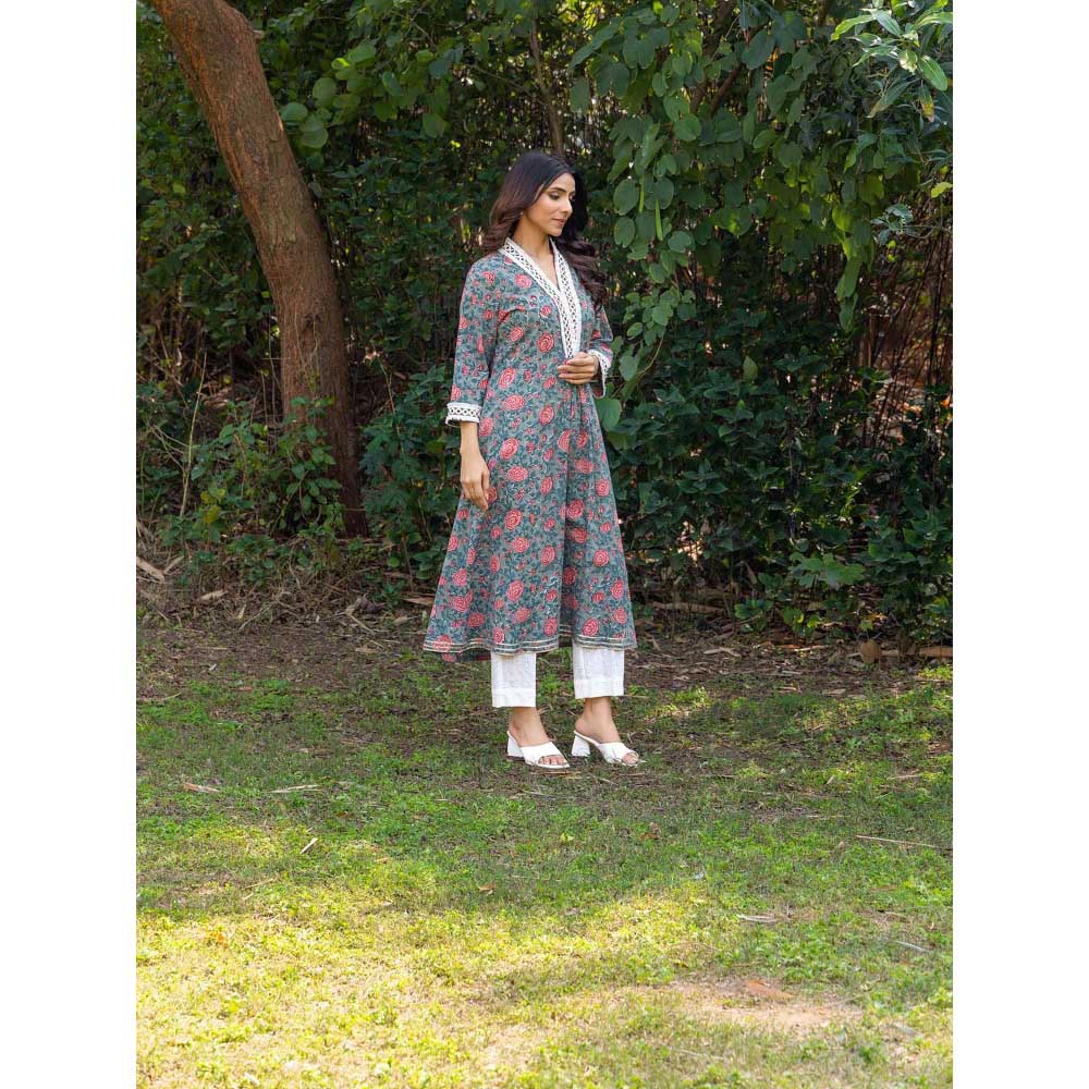 Naseebo Green Dusky Petals Hand-Blocked Cotton Kurta with Pant (Set of 2)
