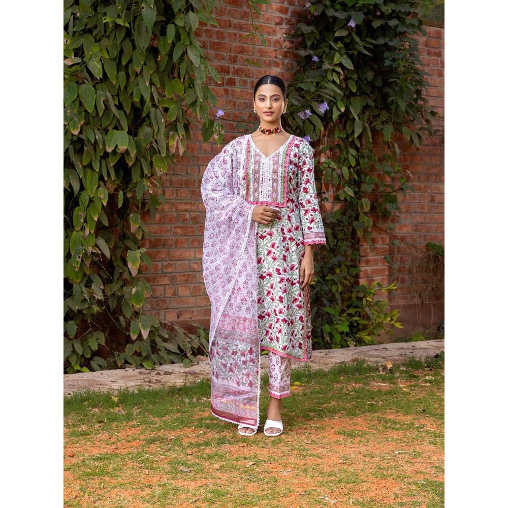 Naseebo White Blooming Grace Hand Blocked Cotton Kurta with Pant and Dupatta (Set of 3)