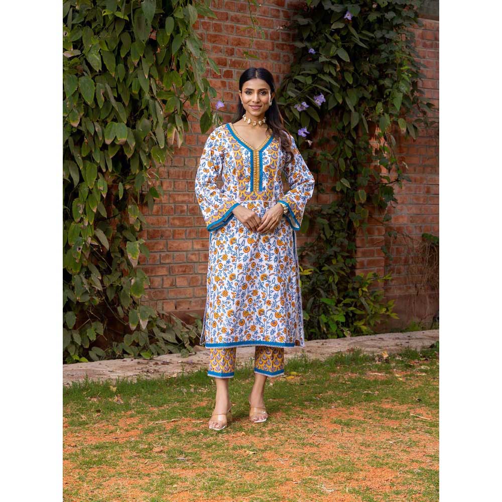 Naseebo White Sunshine Symphony Hand Blocked Cotton Kurta with Pant (Set of 2)
