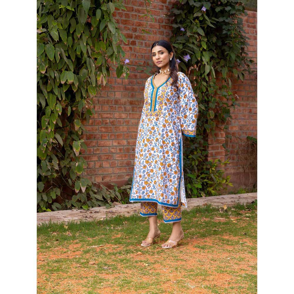 Naseebo White Sunshine Symphony Hand Blocked Cotton Kurta with Pant (Set of 2)
