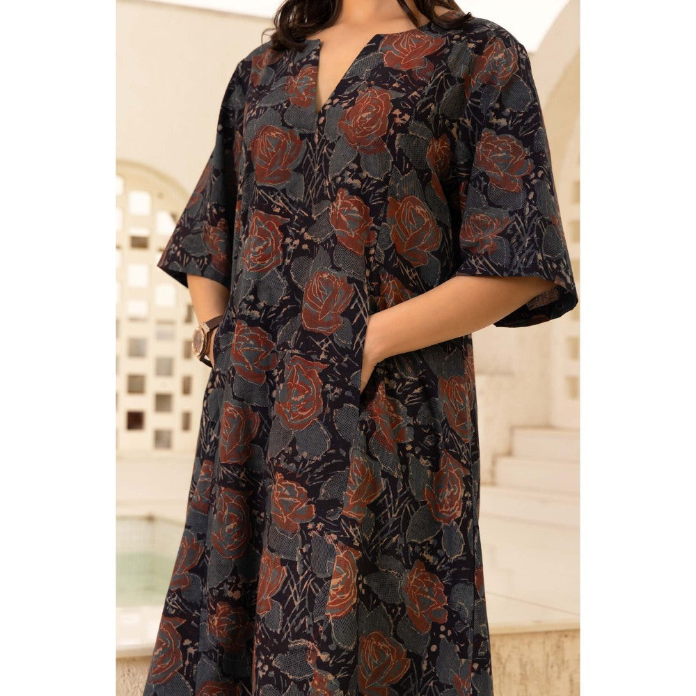 Naseebo Black Rustic Rose Ajrakh Kurta with Pant (Set of 2)