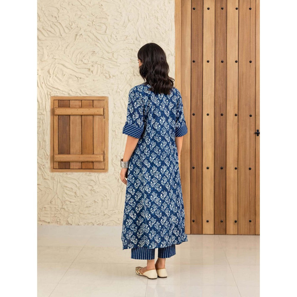 Naseebo Eternal Grace Blue Kurta with Pant (Set of 2)