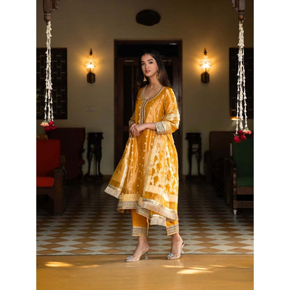 Naseebo Yellow Radiance Banarasi Silk Kurta with Pant and Dupatta (Set of 3)