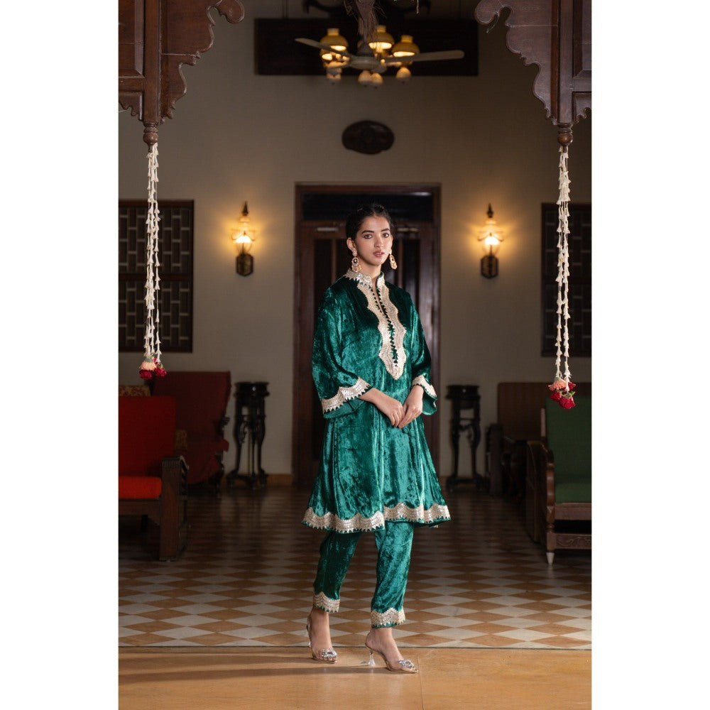 Naseebo Bottle Green Velvet Co-Ord (Set of 2)