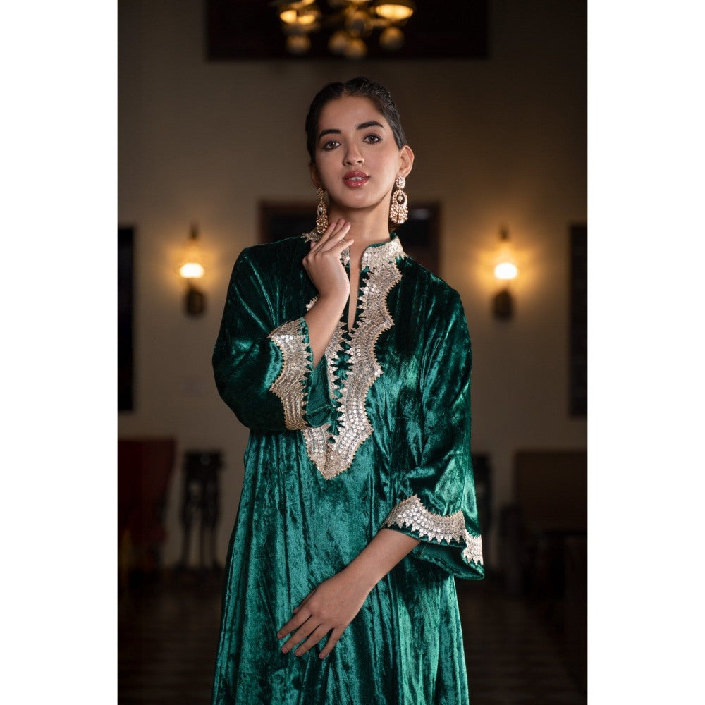 Naseebo Bottle Green Velvet Co-Ord (Set of 2)