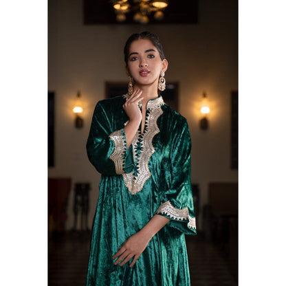 Naseebo Bottle Green Velvet Co-Ord (Set of 2)