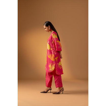 Naseebo Pink Serenade Muslin Kurta with Pant