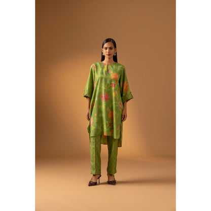 Naseebo Green Melody Muslin Kurta with Pant