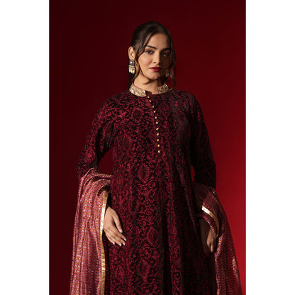 Naseebo Maroon Noir Luxe Velvet Kurta with Pant & Dupatta