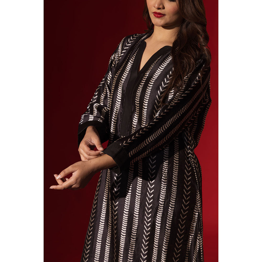 Naseebo Linear Rhythm Ebony Black Silk Kurta and Pant