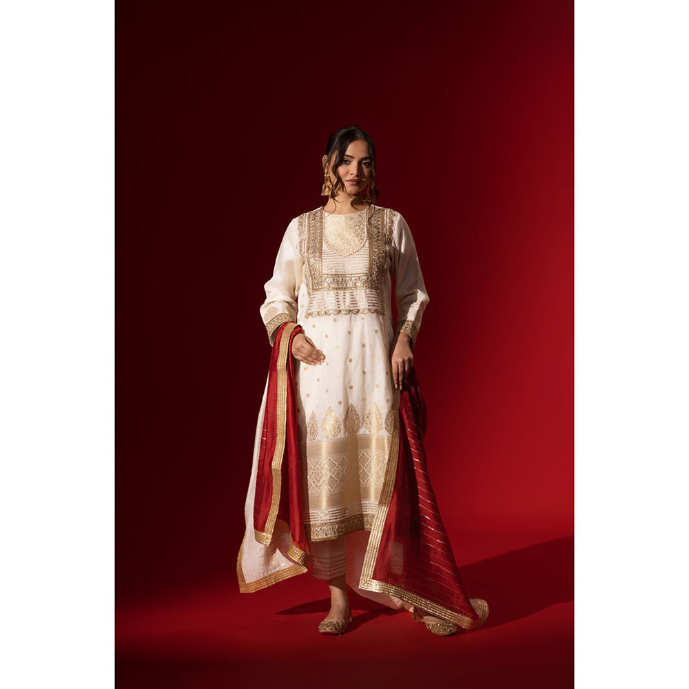 Naseebo Crimson Royale Embroidered Kurta with Pant & Dupatta