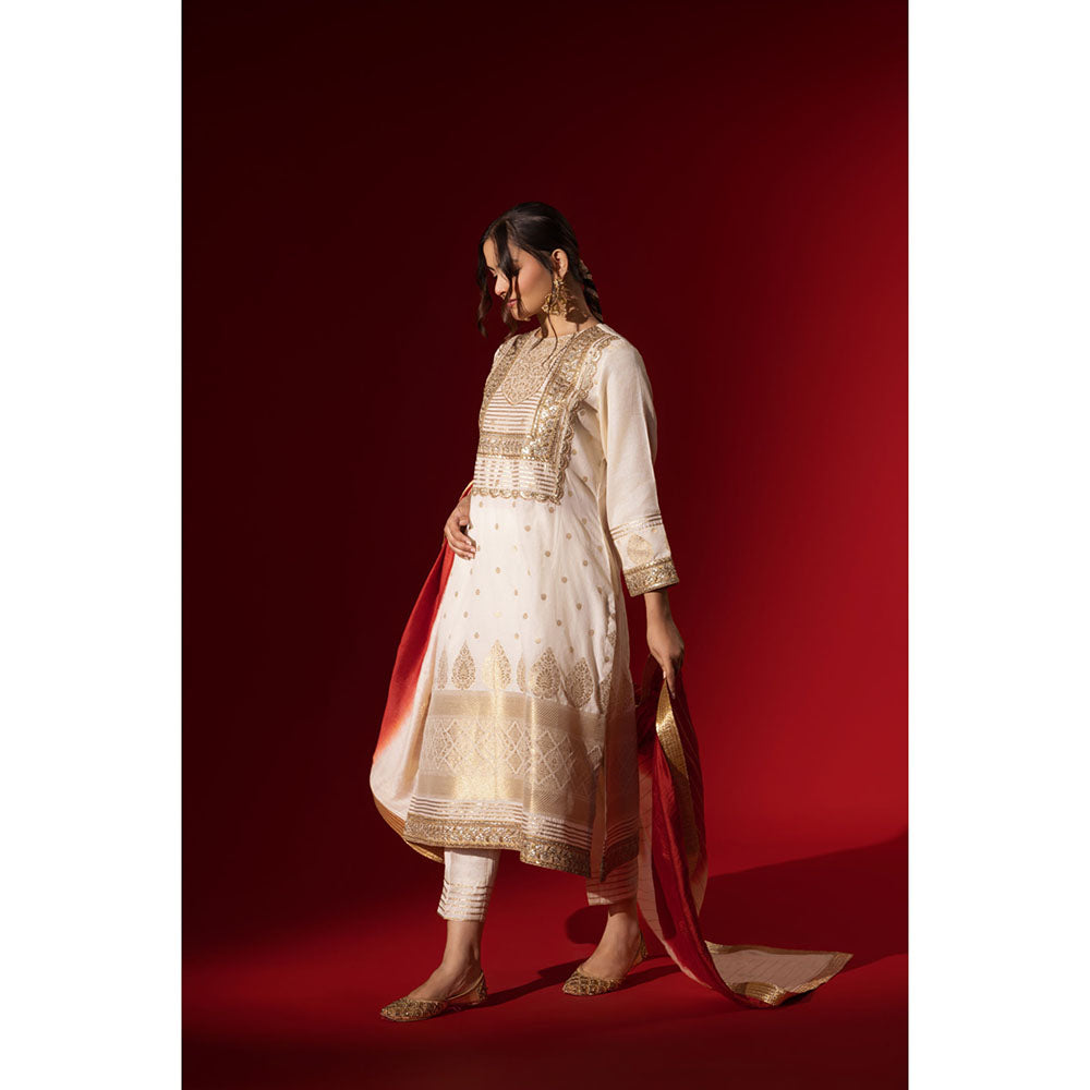 Naseebo Crimson Royale Embroidered Kurta with Pant & Dupatta