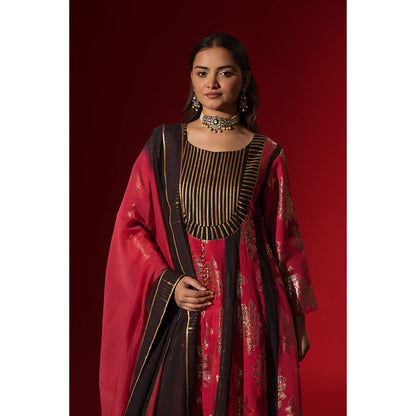 Naseebo Maroon Majesty Shimmer A-Line Kurta with Pant & Dupatta