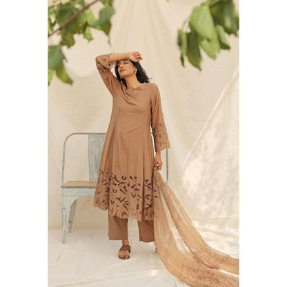 Neelu Sethi Embroidered Kurta and Pant With Organza Dupatta (Set of 3)