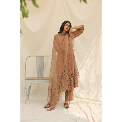 Neelu Sethi Embroidered Kurta and Pant With Organza Dupatta (Set of 3)